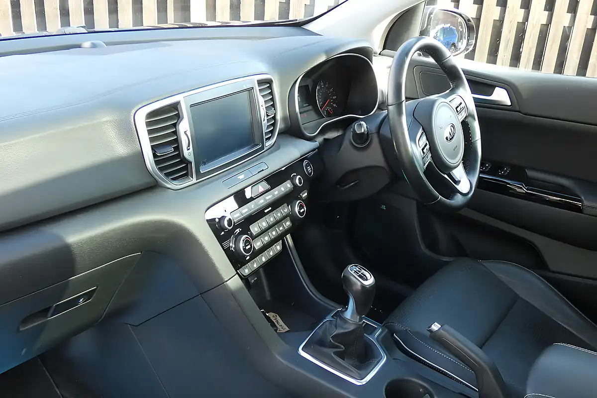 Used 2016 Kia Sportage KX-4 Silver - Interior and Exterior details 15