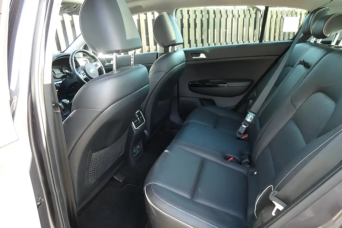 Used 2016 Kia Sportage KX-4 Silver - Interior and Exterior details 16