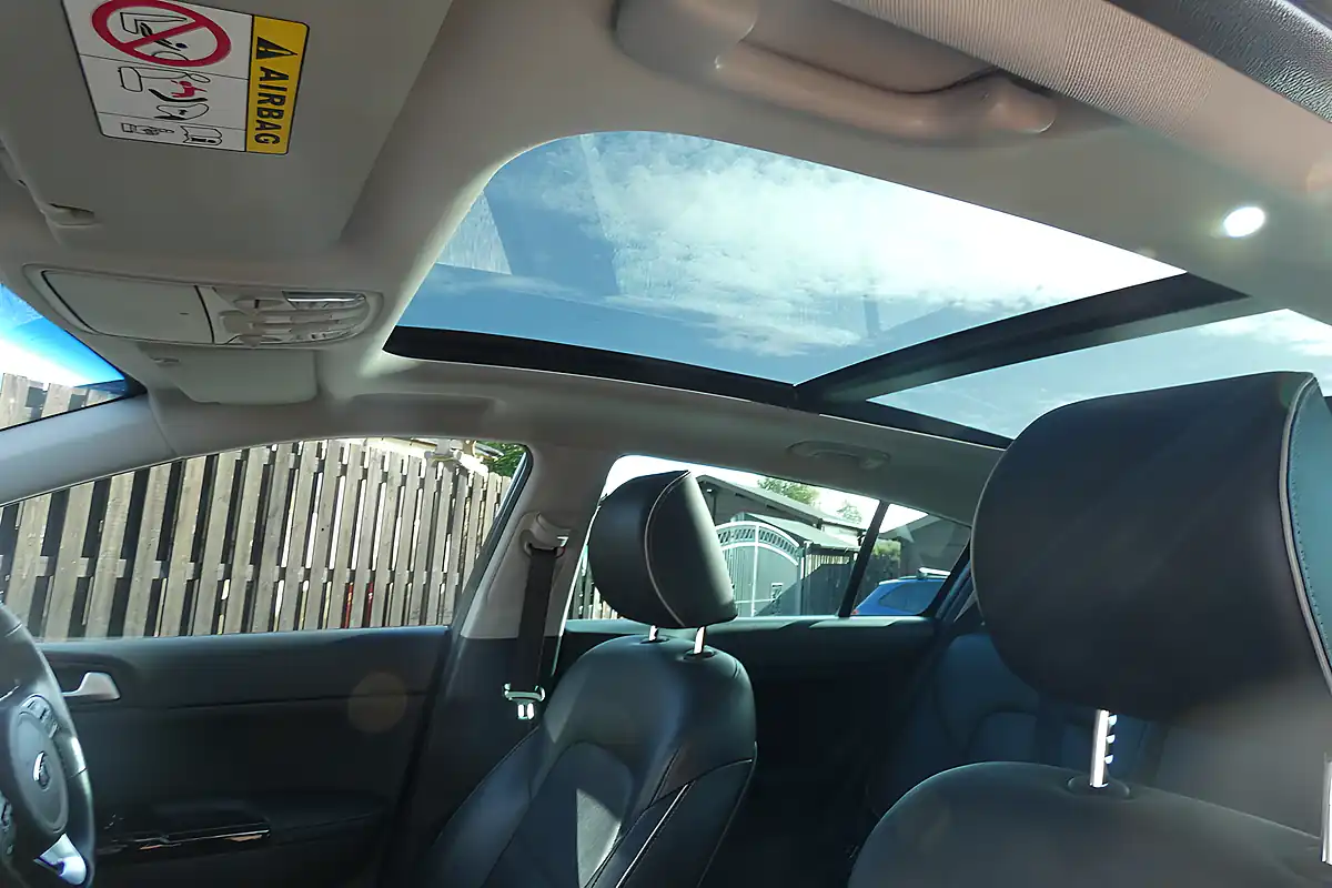 Used 2016 Kia Sportage KX-4 Silver - Interior and Exterior details 17