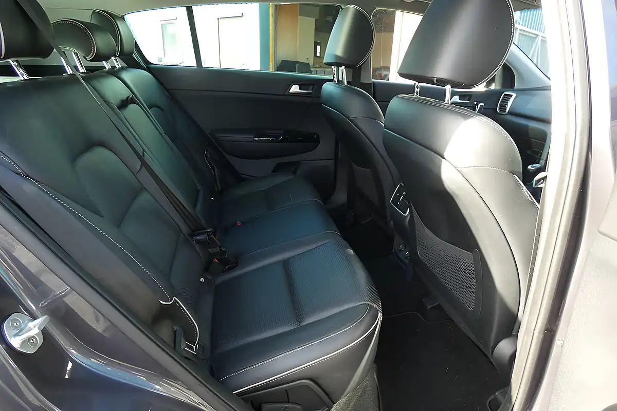 Used 2016 Kia Sportage KX-4 Silver - Interior and Exterior details 18