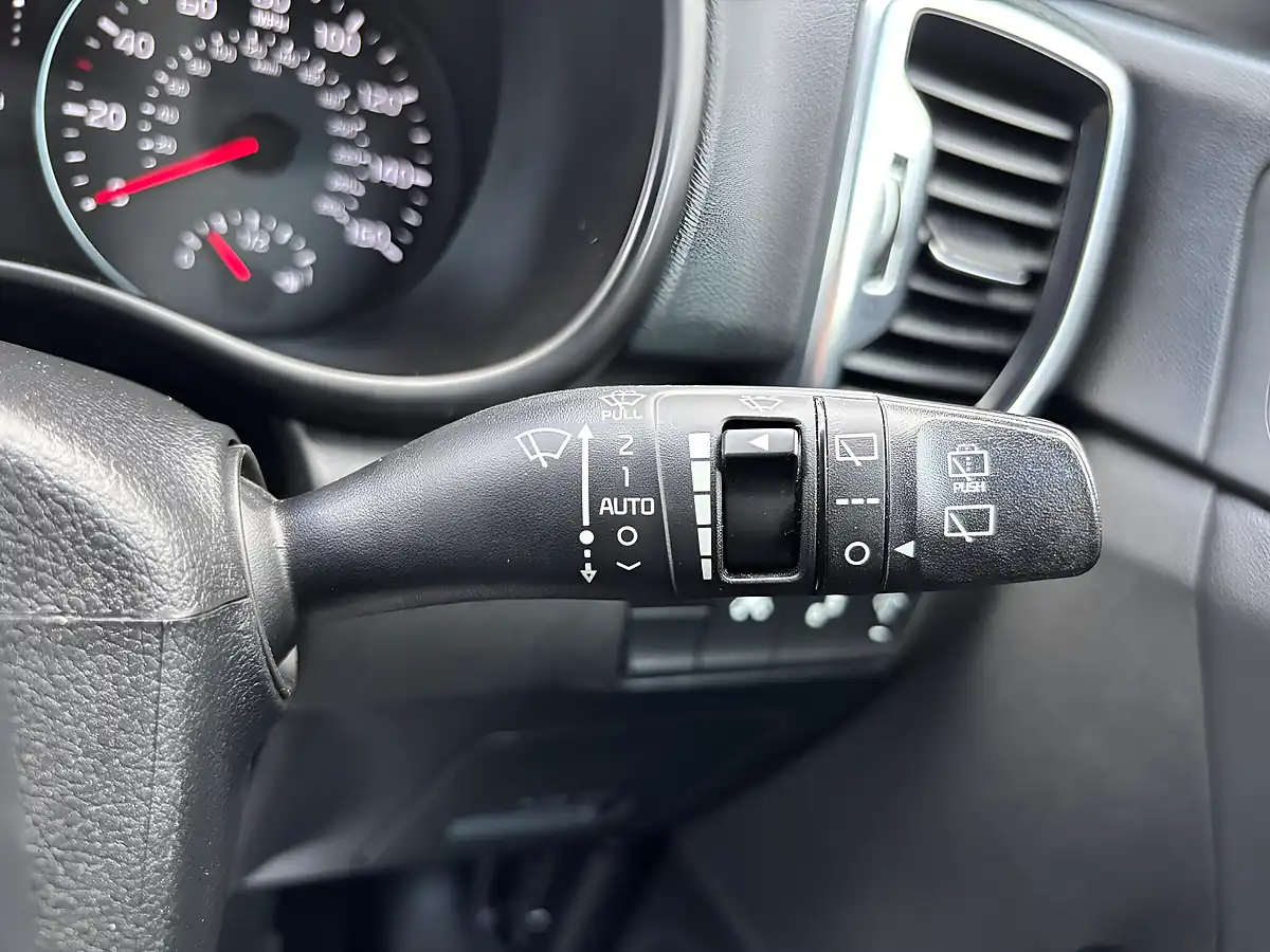 Used 2016 Kia Sportage KX-4 White - Interior and Exterior details 11