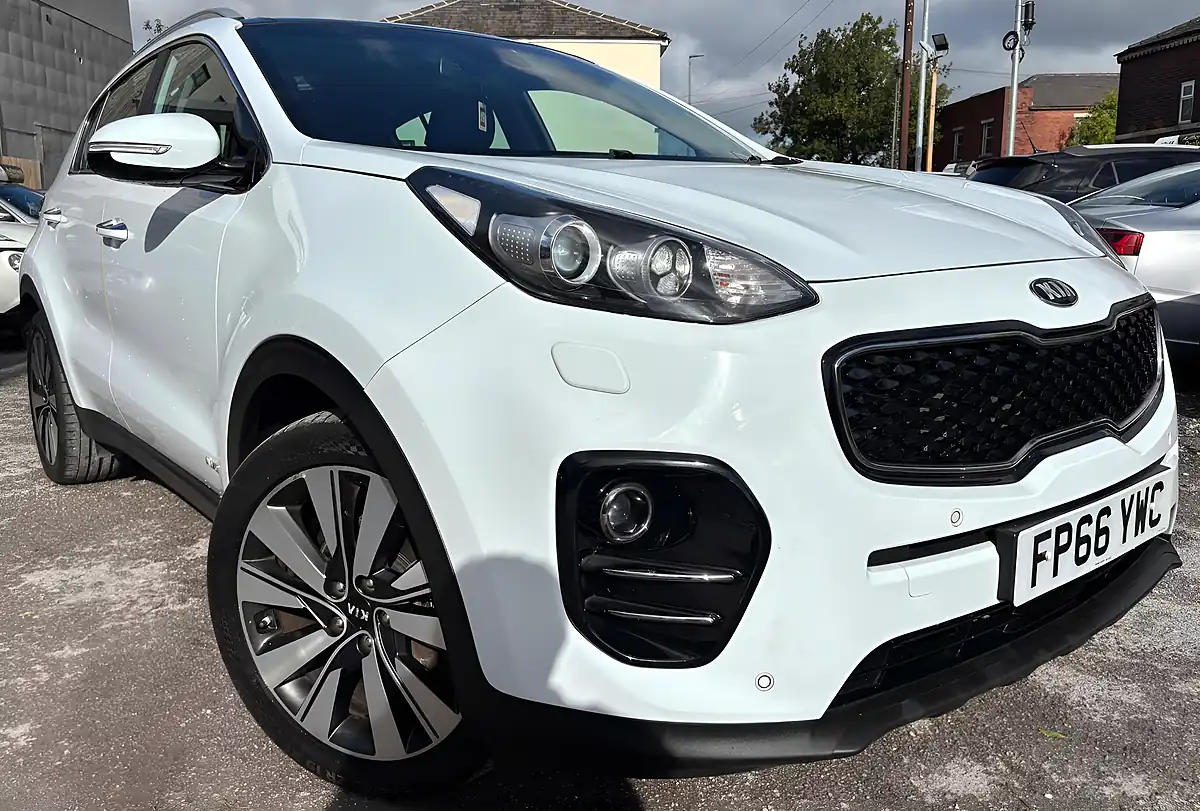 Used 2016 Kia Sportage KX-4 White - Interior and Exterior details 2