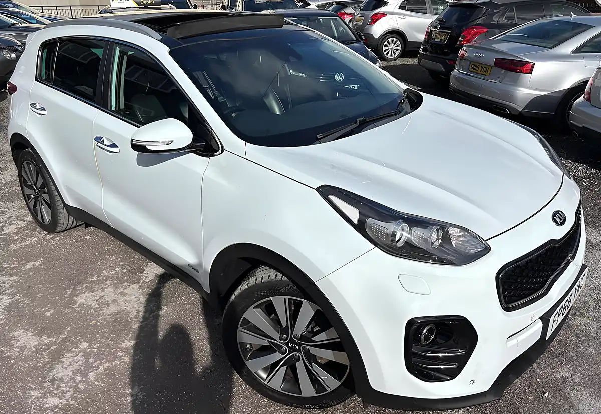 Used 2016 Kia Sportage KX-4 White - Interior and Exterior details 3