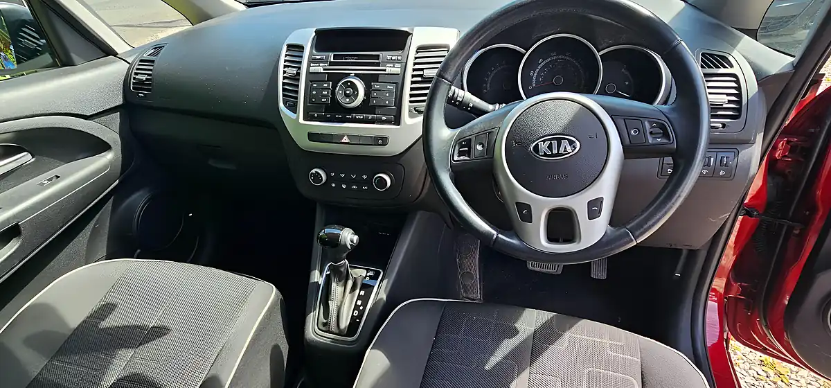 Used 2016 Kia Venga 2 Red - Interior and Exterior details 11