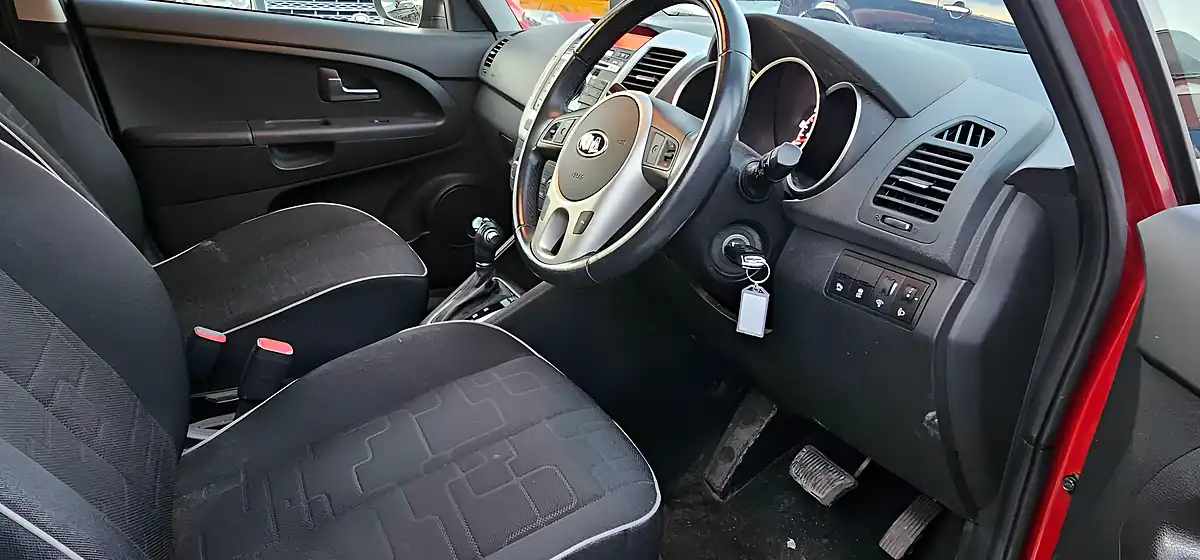 Used 2016 Kia Venga 2 Red - Interior and Exterior details 13