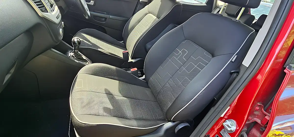 Used 2016 Kia Venga 2 Red - Interior and Exterior details 19