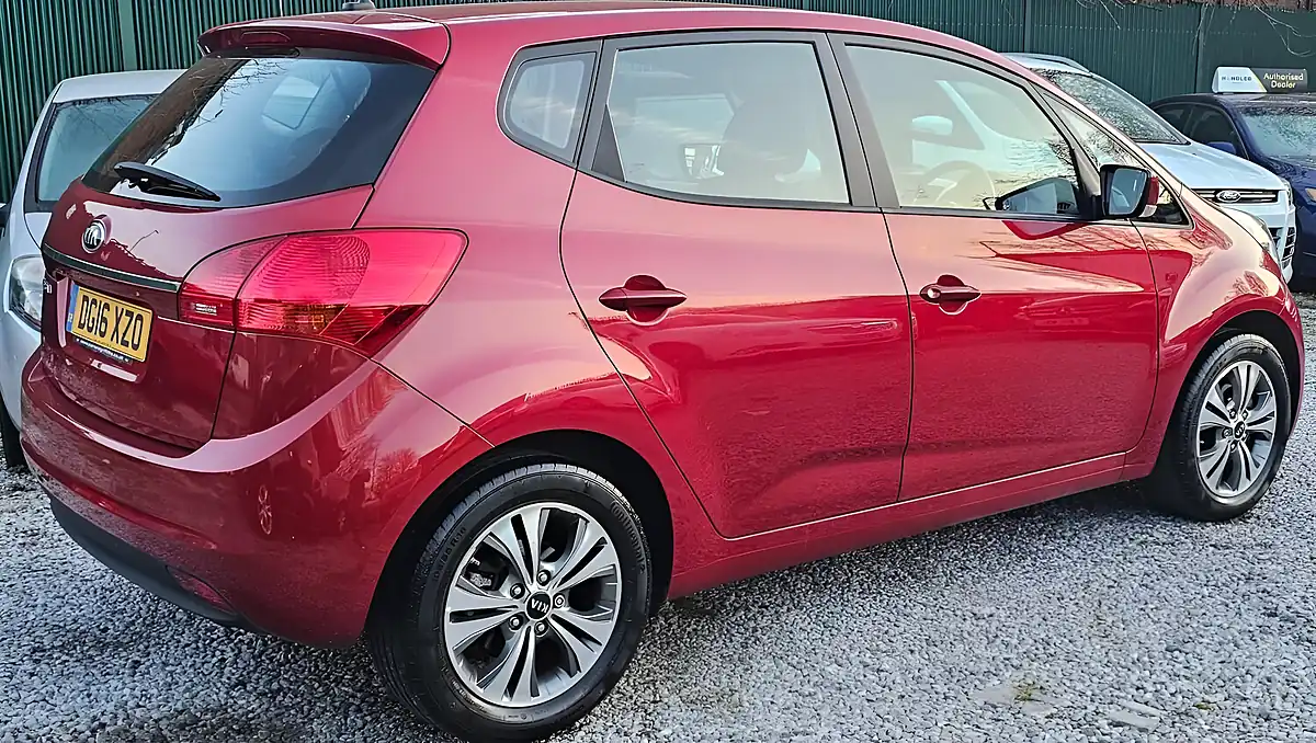 Used 2016 Kia Venga 2 Red - Interior and Exterior details 2