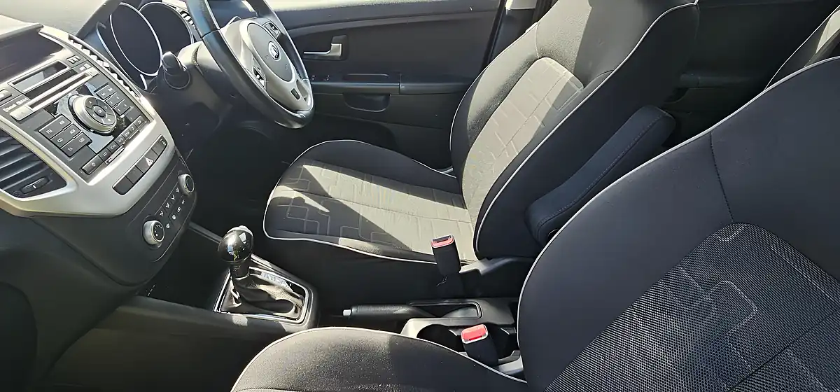 Used 2016 Kia Venga 2 Red - Interior and Exterior details 20