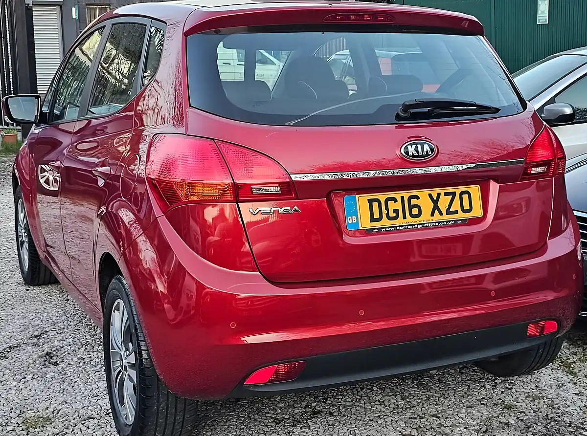 Used 2016 Kia Venga 2 Red - Interior and Exterior details 3