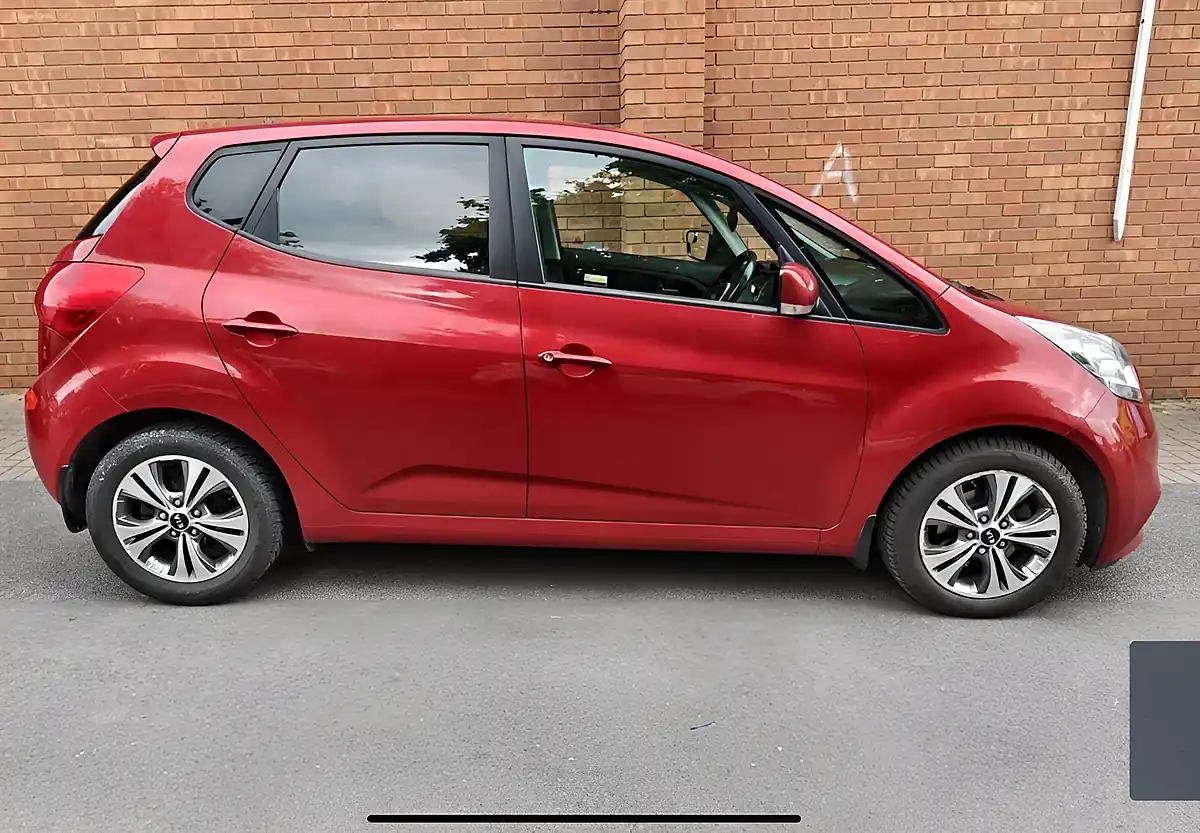 Used 2016 Kia Venga 3 Red - Front View