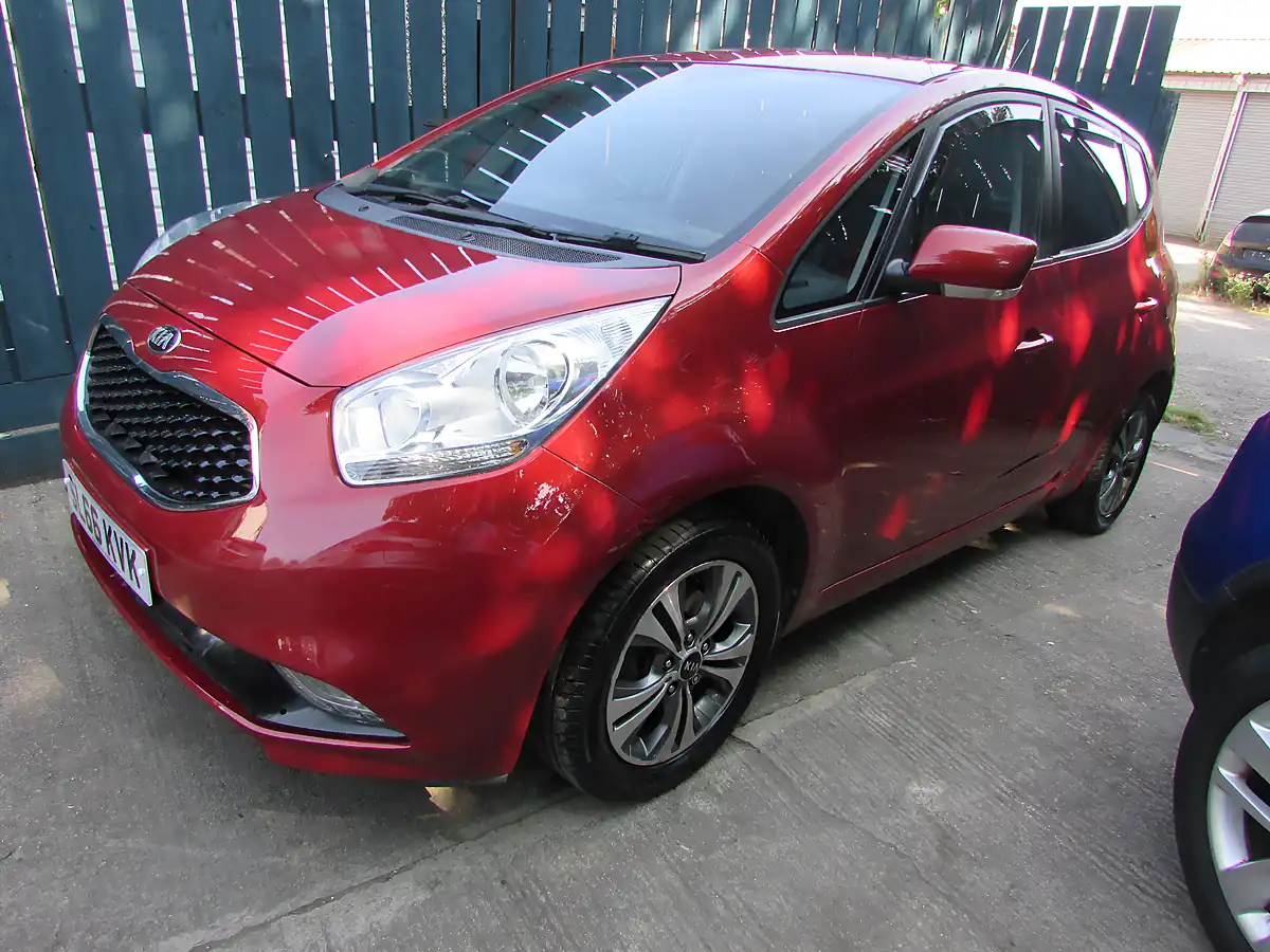 Used 2016 Kia Venga 3 Red - Interior and Exterior details 5