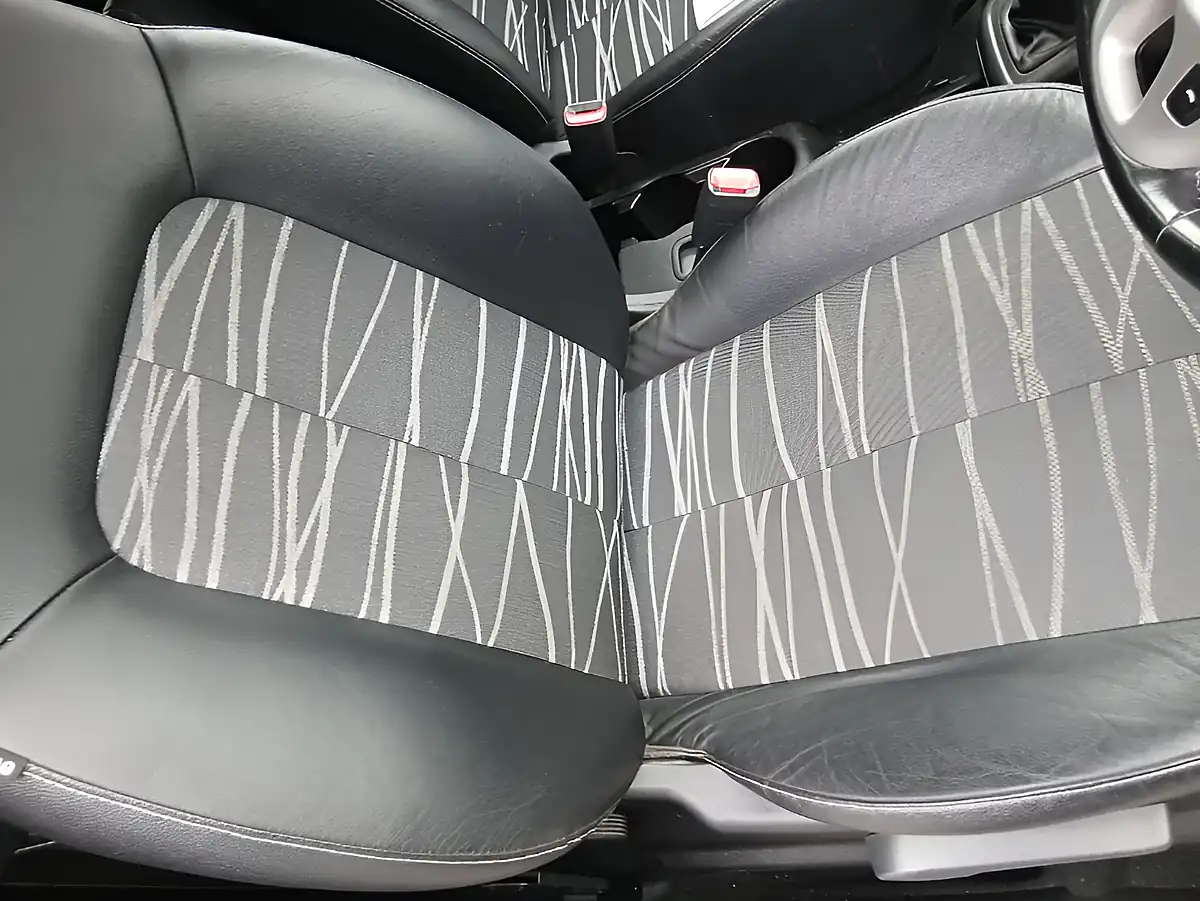 Used 2016 Kia Venga 3 Silver - Interior and Exterior details 10