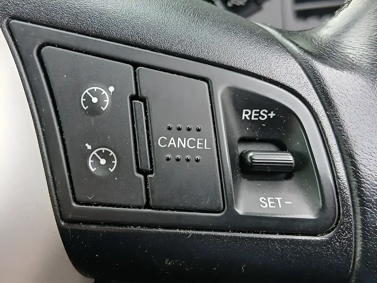 Used 2016 Kia Venga 3 Silver - Interior and Exterior details 16