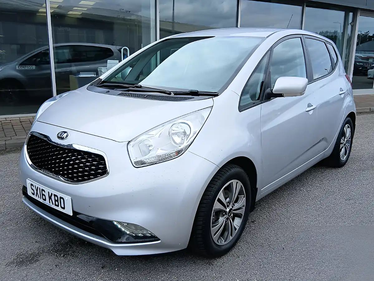 Used 2016 Kia Venga 3 Silver - Interior and Exterior details 3