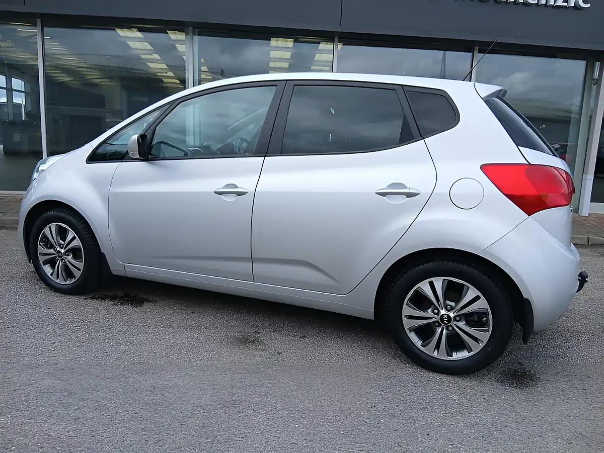 Used 2016 Kia Venga 3 Silver - Interior and Exterior details 4