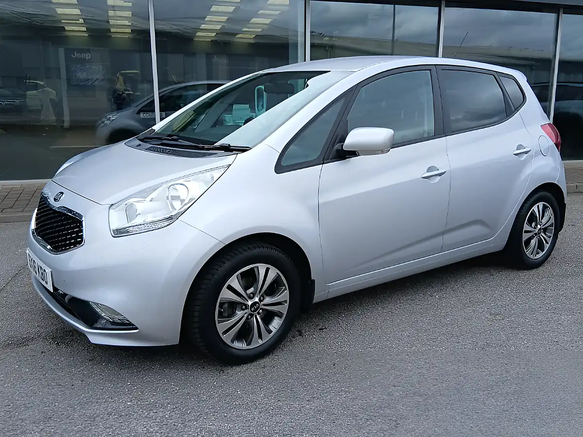 Used 2016 Kia Venga 3 Silver - Interior and Exterior details 5