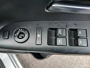 Used 2016 Kia Venga 3 Silver - Interior and Exterior details 8