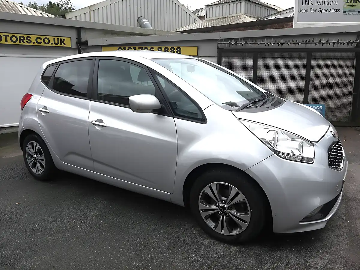 Used 2016 Kia Venga 3 Silver - Interior and Exterior details 12