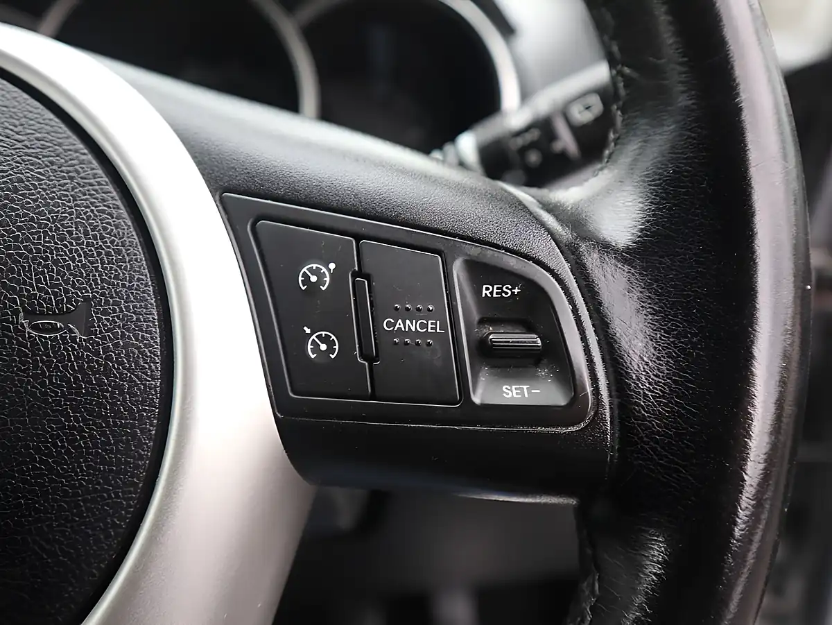 Used 2016 Kia Venga 3 Silver - Interior and Exterior details 19