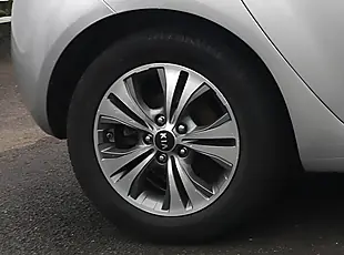 Used 2016 Kia Venga 3 Silver - Interior and Exterior details 8