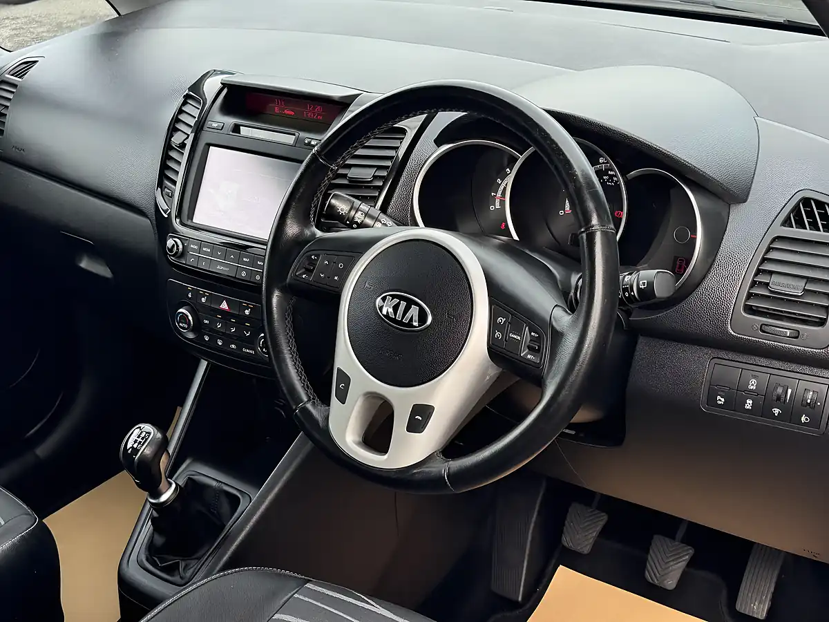 Used 2016 Kia Venga Isg 4 Blue - Interior and Exterior details 14