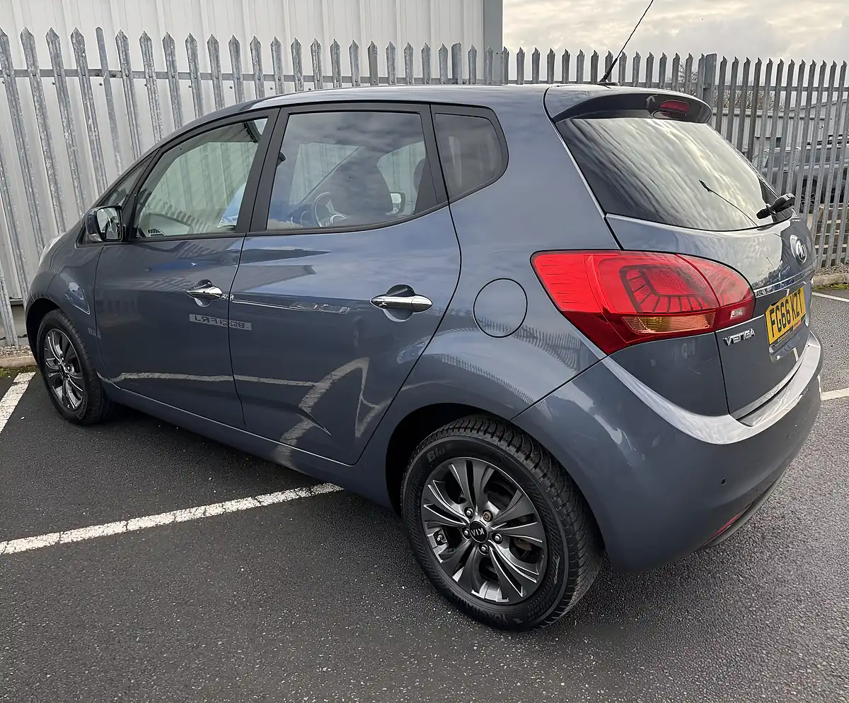 Used 2016 Kia Venga Isg 4 Blue - Interior and Exterior details 4