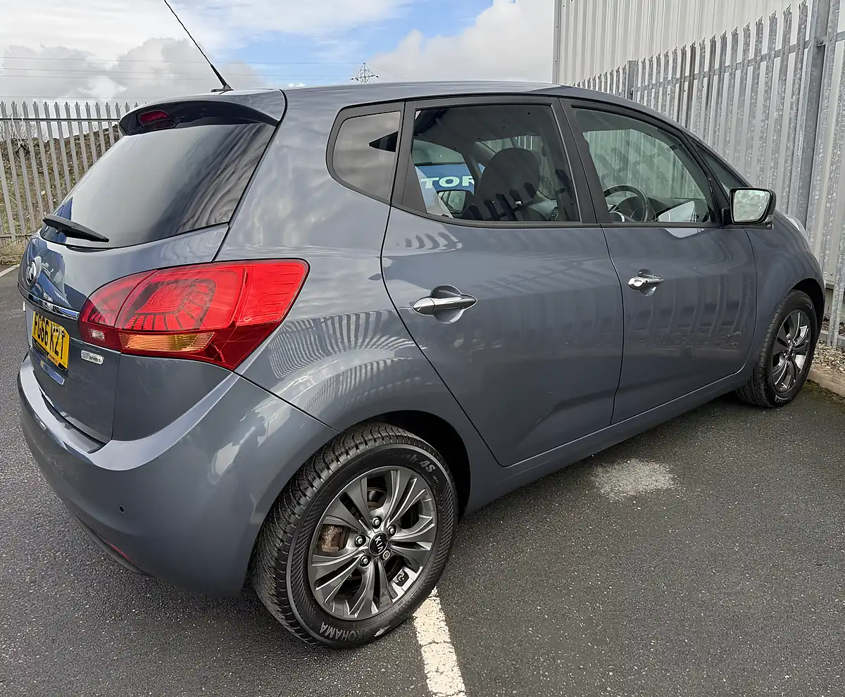 Used 2016 Kia Venga Isg 4 Blue - Interior and Exterior details 5