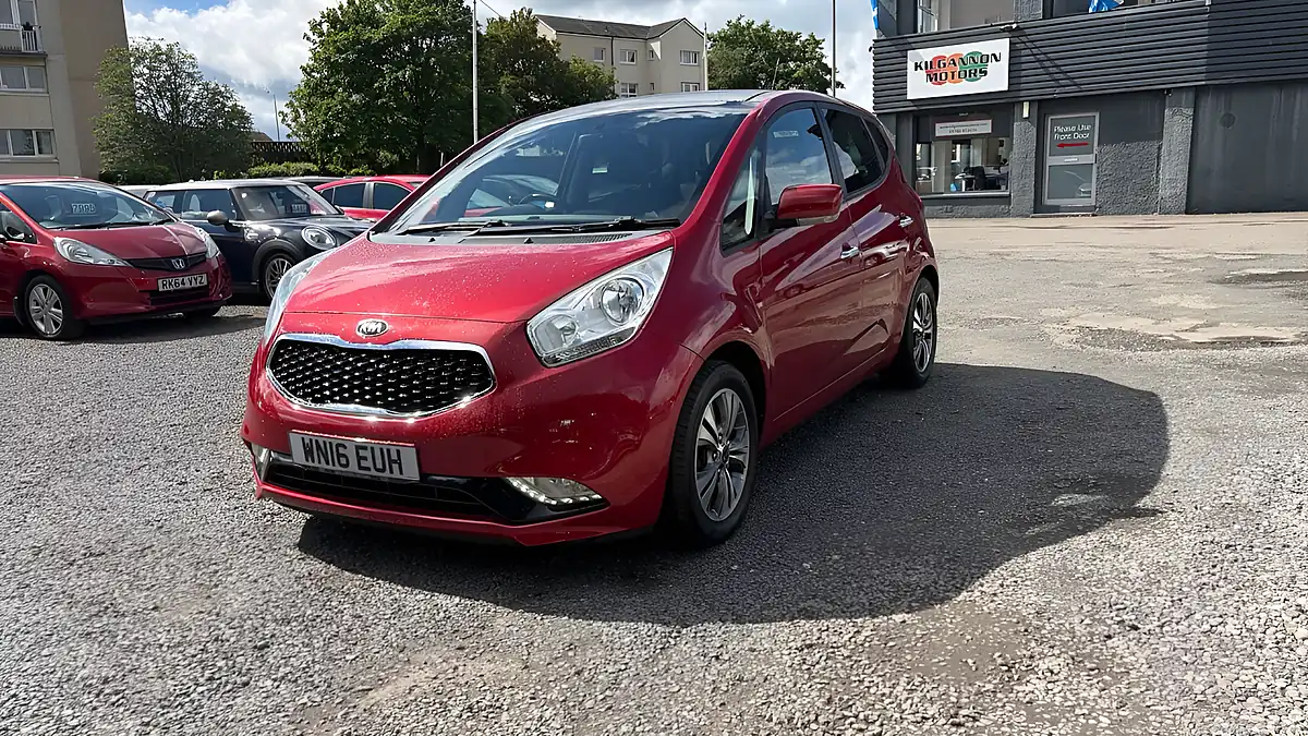 Used 2016 Kia Venga Red - Interior and Exterior details 17