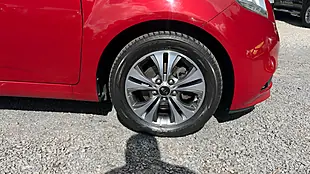 Used 2016 Kia Venga Red - Interior and Exterior details 18