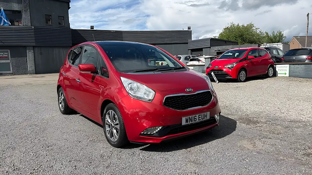 Used 2016 Kia Venga Red - Interior and Exterior details 19