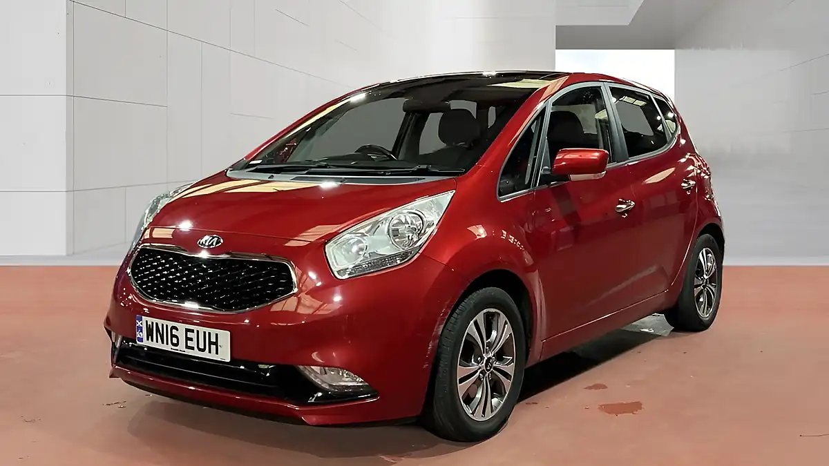 Used 2016 Kia Venga Red - Interior and Exterior details 2