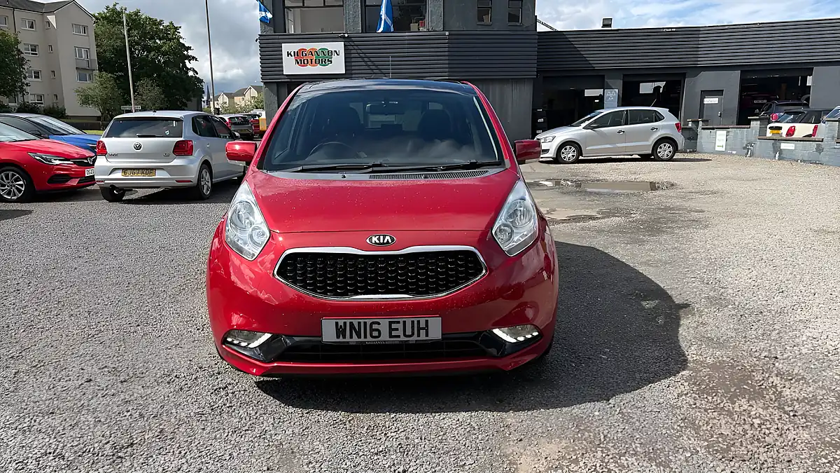 Used 2016 Kia Venga Red - Interior and Exterior details 5