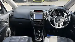Used 2016 Kia Venga Red - Interior and Exterior details 8