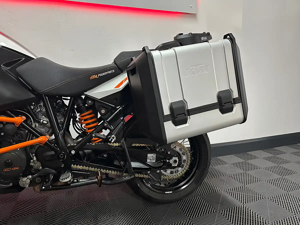 Used 2016 Ktm 1190 Adventure Orange - Interior and Exterior details 17