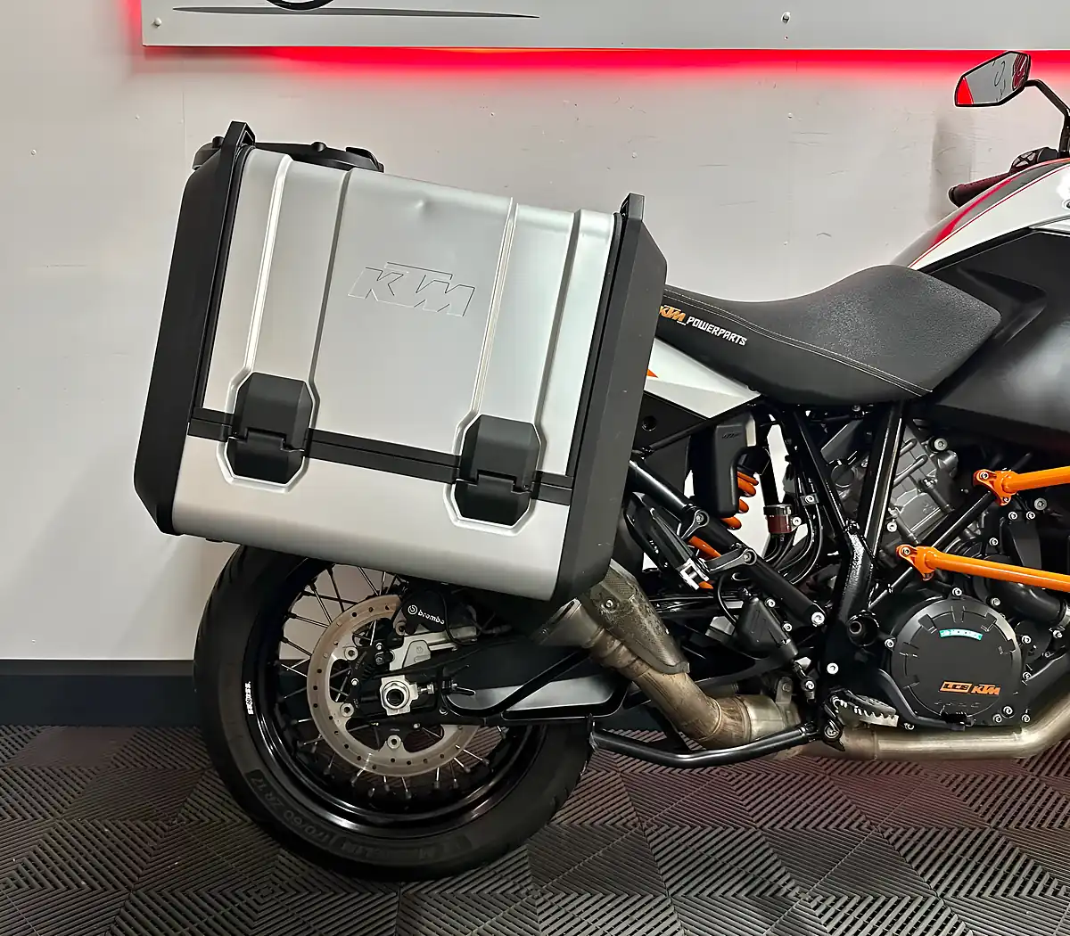 Used 2016 Ktm 1190 Adventure Orange - Interior and Exterior details 6