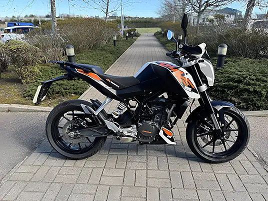 2016 KTM 200 Duke 13