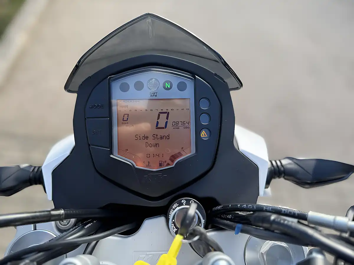 Used 2016 Ktm 200 Duke 13 White - Interior and Exterior details 11