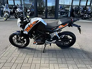 Used 2016 Ktm 200 Duke 13 White - Interior and Exterior details 6