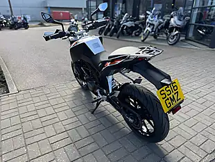 Used 2016 Ktm 200 Duke 13 White - Interior and Exterior details 7