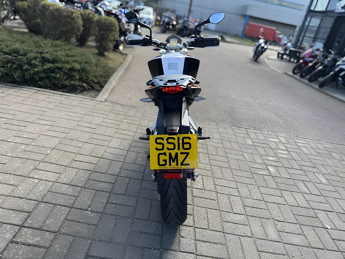 Used 2016 Ktm 200 Duke 13 White - Interior and Exterior details 8
