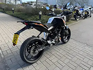 Used 2016 Ktm 200 Duke 13 White - Interior and Exterior details 9