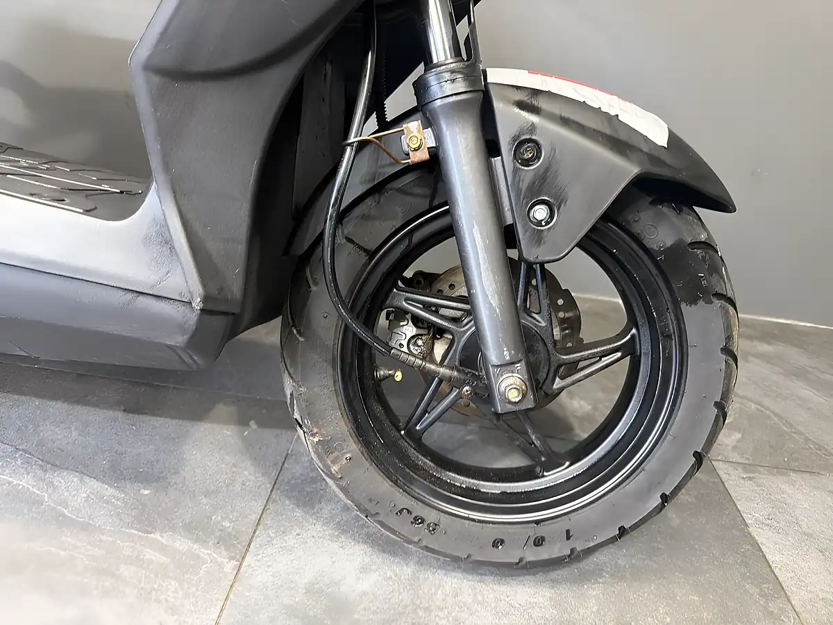 Used 2016 Kymco Agility White - Interior and Exterior details 10