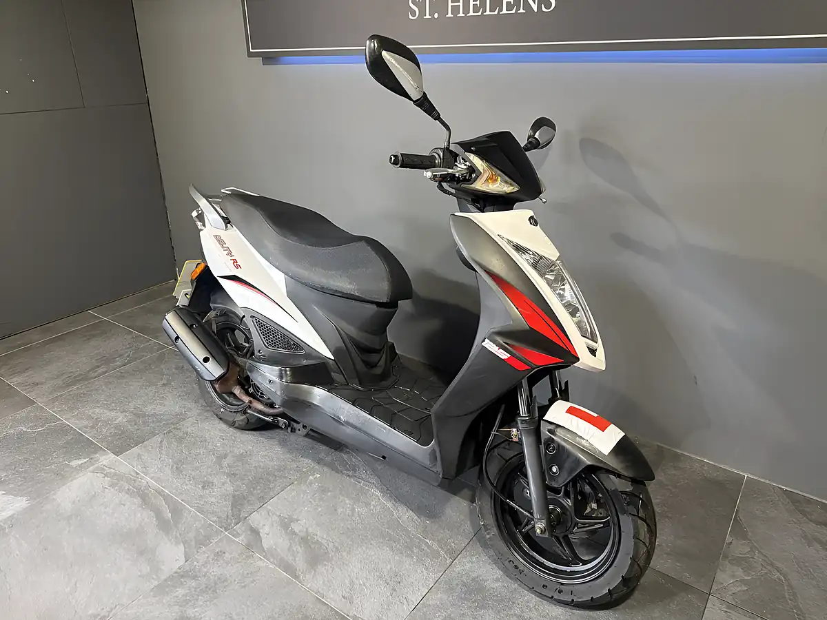 Used 2016 Kymco Agility White - Interior and Exterior details 12