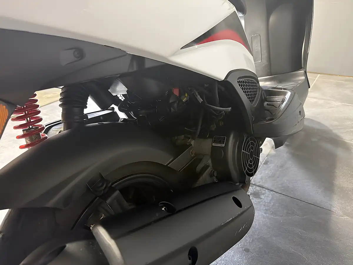 Used 2016 Kymco Agility White - Interior and Exterior details 2