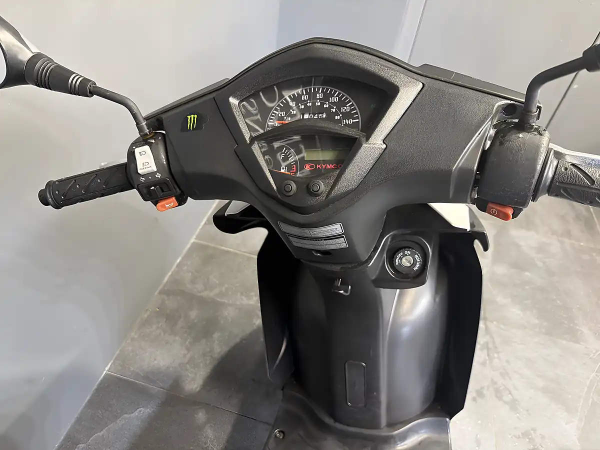 Used 2016 Kymco Agility White - Interior and Exterior details 6