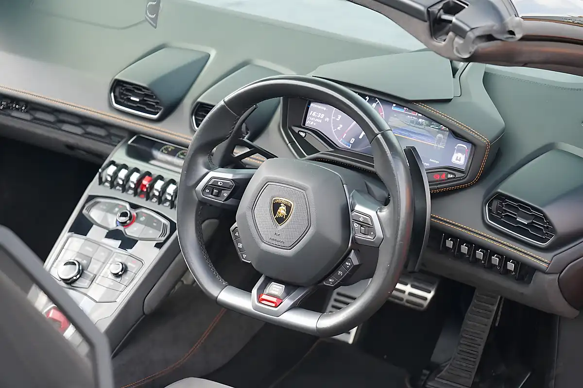 Used 2016 Lamborghini Huracan Spyder Ldf Arancio Borealis - Interior and Exterior details 13