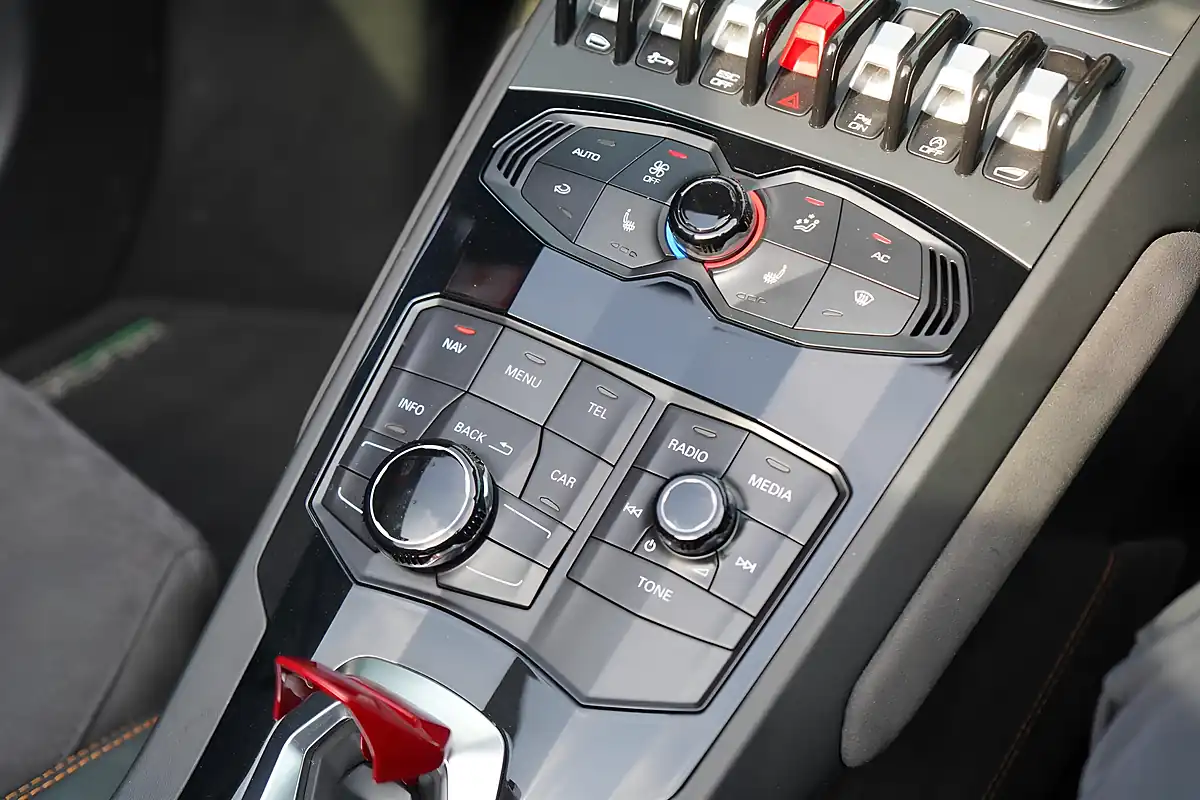 Used 2016 Lamborghini Huracan Spyder Ldf Arancio Borealis - Interior and Exterior details 18