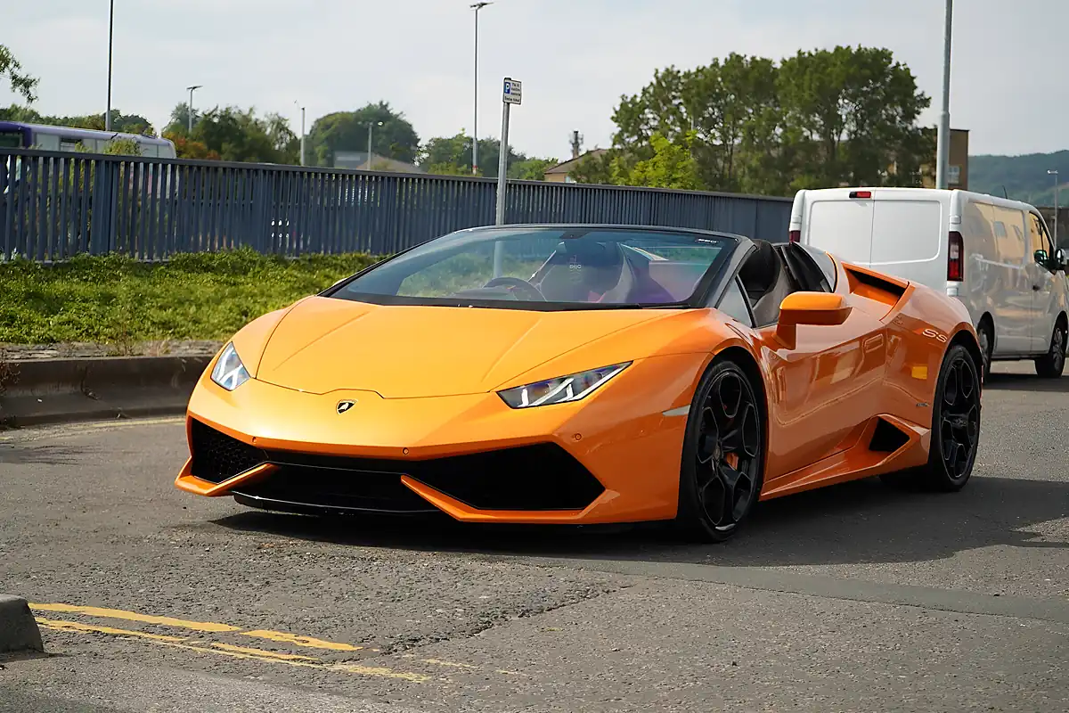 Used 2016 Lamborghini Huracan Spyder Ldf Arancio Borealis - Interior and Exterior details 8