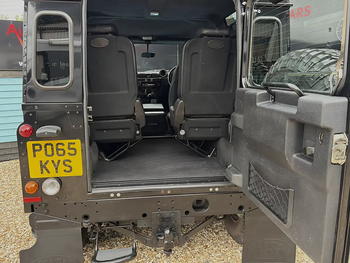 Used 2016 Land Rover 90 Defender Landmark Station Wagon Santorini Black - Interior and Exterior details 10