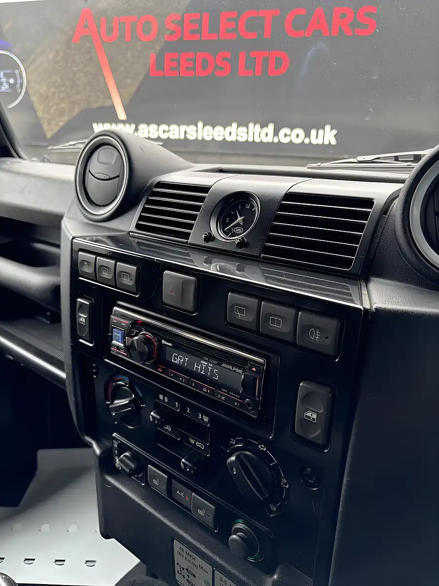 Used 2016 Land Rover 90 Defender Landmark Station Wagon Santorini Black - Interior and Exterior details 17